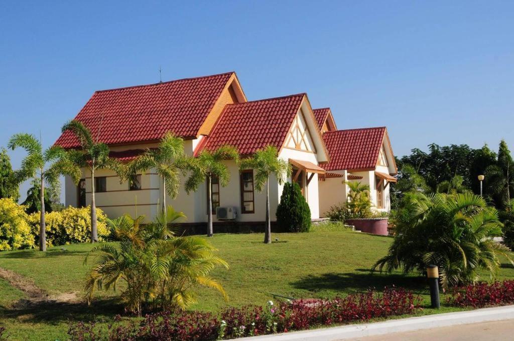 Myat Taw Win Hotel Naypyidaw Eksteriør bilde