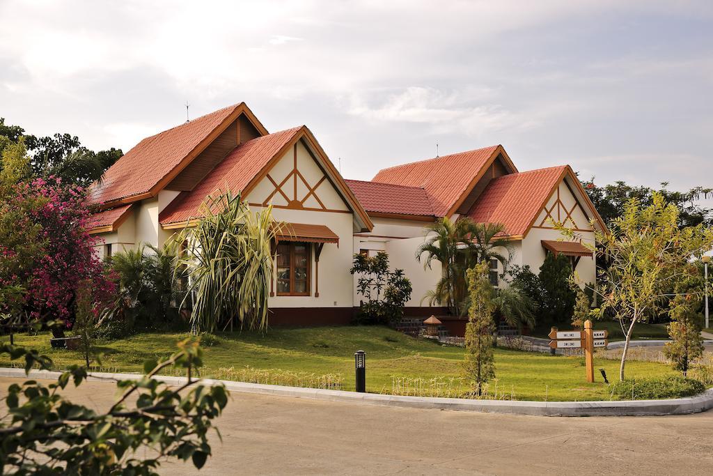 Myat Taw Win Hotel Naypyidaw Rom bilde